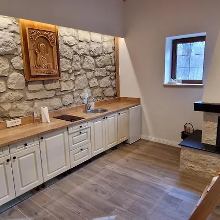 Planinska Kuca בקתה *