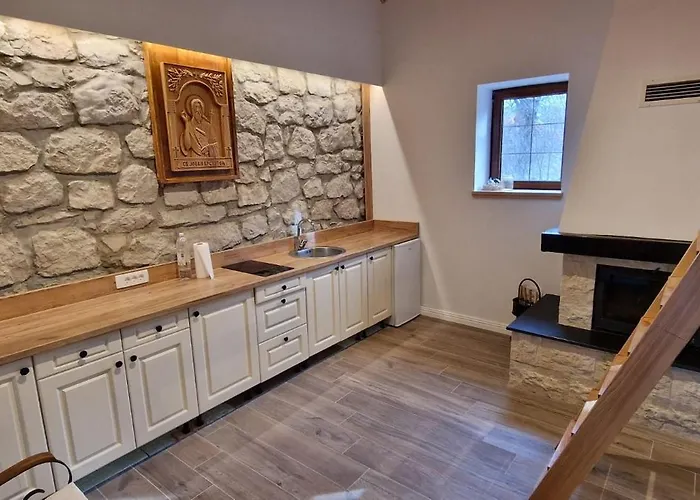 Planinska Kuca 木屋 *